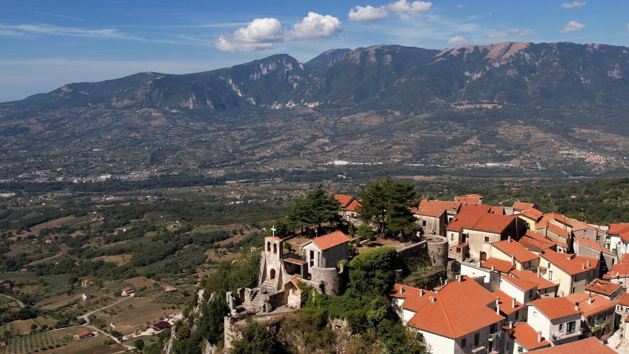 Il Borgo Dei Normanni Villa Colliano Eksteriør bilde