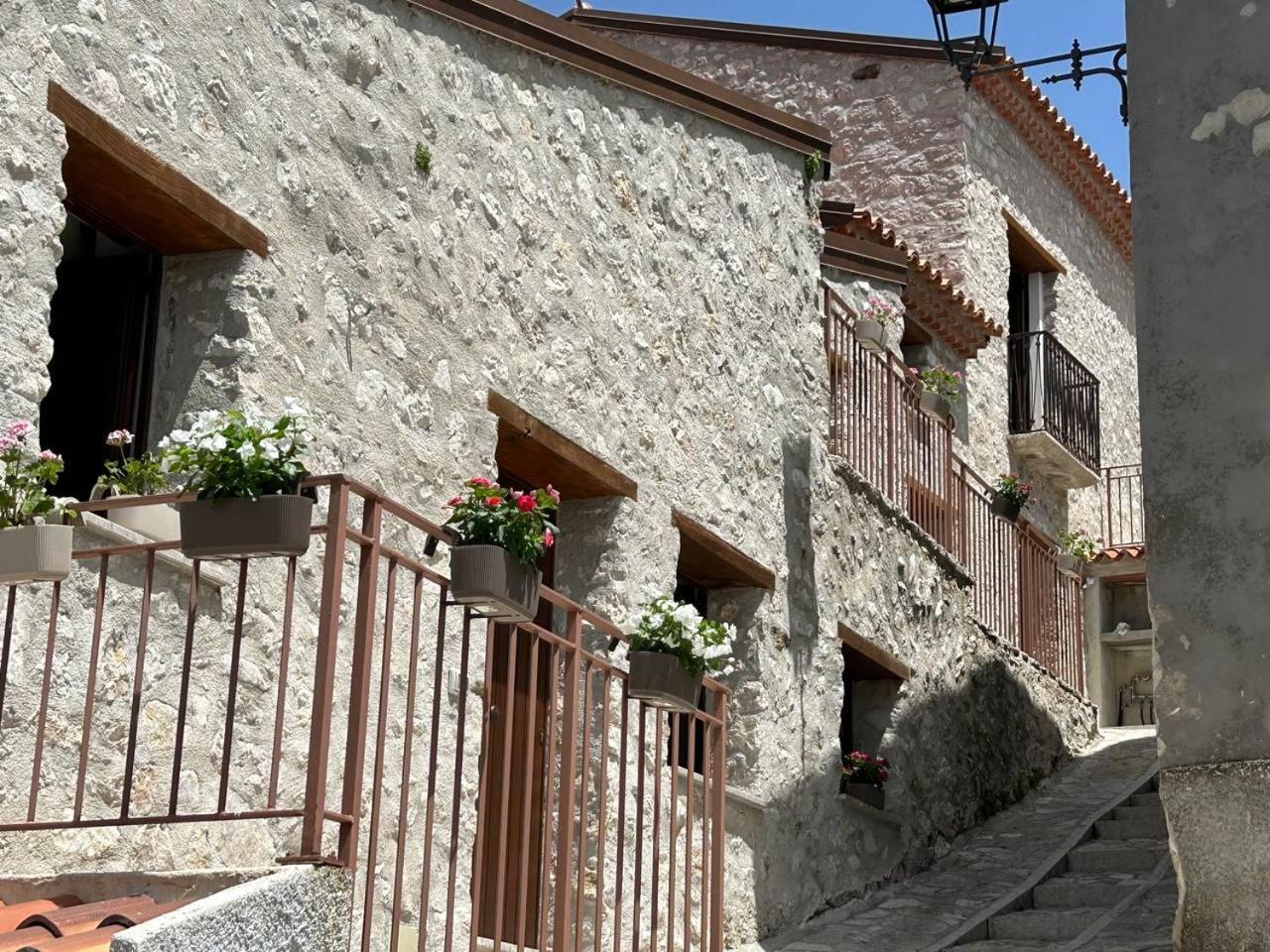 Il Borgo Dei Normanni Villa Colliano Eksteriør bilde